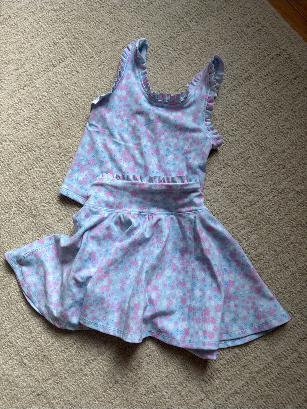 Girls active set with ruffle detail floral